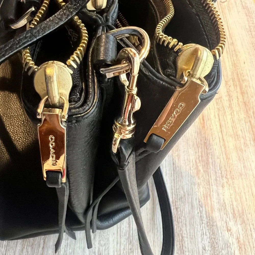 Large Pebbled Leather Coach Borough Bag (Rare) - Picture 12 of 16